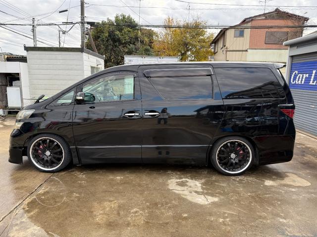 ヴェルファイア ２．４Ｚ　プラチナセレクションＩＩ　社外エアロ・フォグ・テールランプ・車高調・社外２０インチアルミ・パワーバックドア・シートカバー・ナビ・バックカメラ・クルーズコントロール・ＥＴＣ・両側パワースライドドア・アルパインリアモニター（5枚目）