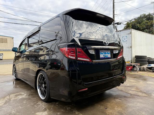 ヴェルファイア ２．４Ｚ　プラチナセレクションＩＩ　社外エアロ・フォグ・テールランプ・車高調・社外２０インチアルミ・パワーバックドア・シートカバー・ナビ・バックカメラ・クルーズコントロール・ＥＴＣ・両側パワースライドドア・アルパインリアモニター（9枚目）