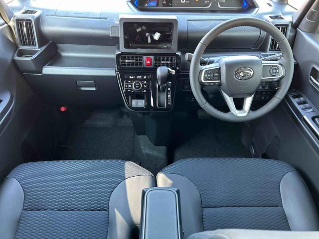 タント カスタムＲＳ　届出済み未使用車　シートヒーター　保証　新車保証・まごころ保証　１年間・走行距離無制限付き　前席シートヒーター　電動パーキングブレーキ　キーフリーシステム　コーナーセンサー　両側電動スライドドア　シートバックテーブル（3枚目）