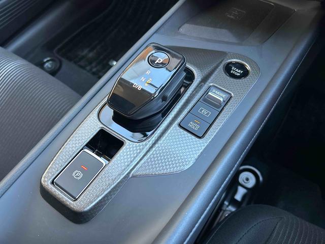 ノート Ｘ　ＦＯＵＲ　保証　新車保証・まごころ保証　１年間・走行距離無制限付き（10枚目）