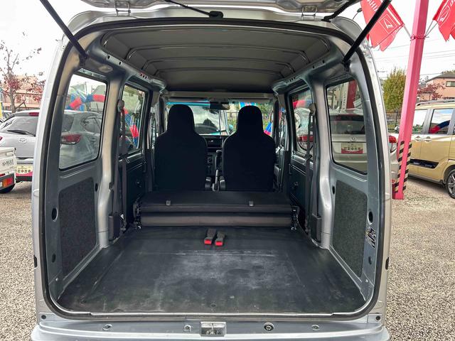 ハイゼットカーゴ デラックス　ＥＴＣ車載器　リヤベンチシート　保証　まごころ保証　１年間・走行距離無制限付き　リヤベンチシート　前席パワーウインドウ　キーレスエントリー　ＥＴＣ車載器　リヤソナーセンサー　ＡＭ／ＦＭラジオ　エアコン（26枚目）