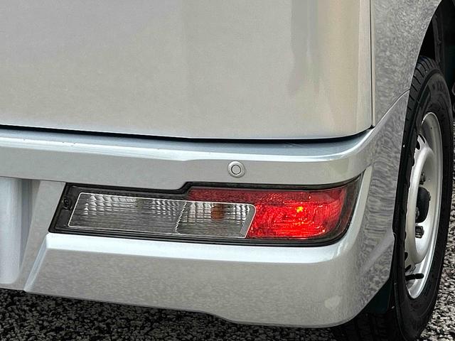 ハイゼットカーゴ デラックス　ＥＴＣ車載器　リヤベンチシート　保証　まごころ保証　１年間・走行距離無制限付き　リヤベンチシート　前席パワーウインドウ　キーレスエントリー　ＥＴＣ車載器　リヤソナーセンサー　ＡＭ／ＦＭラジオ　エアコン（28枚目）