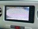 バックカメラを装備しております。車庫入れの際に後方確認の補助ができますので、安心して車庫入れに望めますね。
