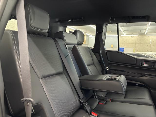 ランドクルーザー２５０ ＶＸ　トヨタチームメイト　丸目ヘッドランプ　サンルーフ　黒革シート　デジタルインナーミラー　フロアマット　サイドバイザー（26枚目）