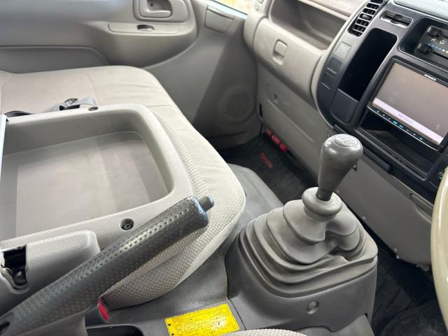 ダイナトラック 1.5トラック 垂直パワーゲート ダブルタイヤ(6枚目)