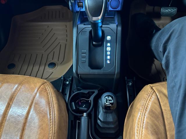 ジムニー ＸＣ　４ＷＤ　ターボ　セーフティサポート　禁煙車　コーナーセンサー　スマートキー　ＬＥＤヘッド　クルコン　オートハイビーム　シートカバー（12枚目）