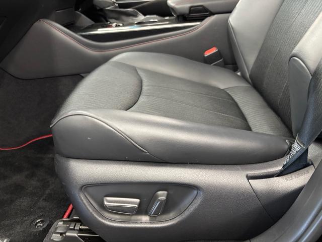 クラウンハイブリッド ＲＳ　リミテッド　ＬＥＤヘッドライト　サイドエアバッグ　１オーナー　盗難防止システム　Ｐシート　Ｂカメラ　エアバッグ　ＤＶＤ　ＡＢＳ　クルーズコントロール　キーレス　フルセグ　スマートキー　アルミホイール　メモリーナビ（13枚目）