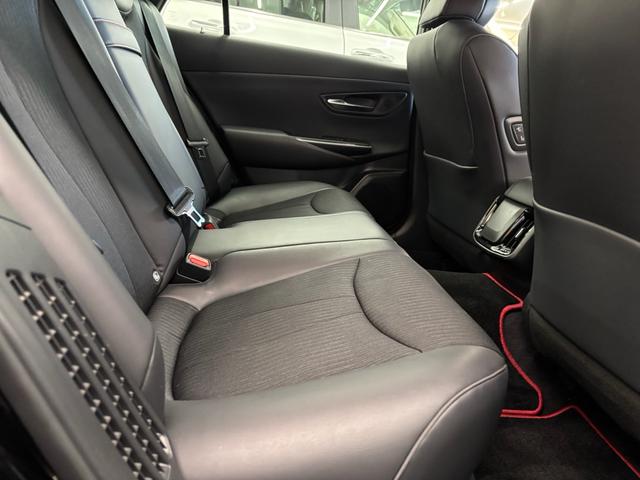 クラウンハイブリッド ＲＳ　リミテッド　ＬＥＤヘッドライト　サイドエアバッグ　１オーナー　盗難防止システム　Ｐシート　Ｂカメラ　エアバッグ　ＤＶＤ　ＡＢＳ　クルーズコントロール　キーレス　フルセグ　スマートキー　アルミホイール　メモリーナビ（20枚目）