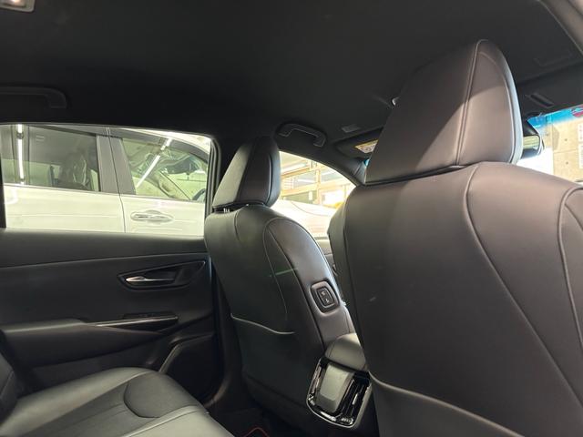 クラウンハイブリッド ＲＳ　リミテッド　ＬＥＤヘッドライト　サイドエアバッグ　１オーナー　盗難防止システム　Ｐシート　Ｂカメラ　エアバッグ　ＤＶＤ　ＡＢＳ　クルーズコントロール　キーレス　フルセグ　スマートキー　アルミホイール　メモリーナビ（21枚目）