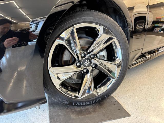 クラウンハイブリッド ＲＳ　リミテッド　ＬＥＤヘッドライト　サイドエアバッグ　１オーナー　盗難防止システム　Ｐシート　Ｂカメラ　エアバッグ　ＤＶＤ　ＡＢＳ　クルーズコントロール　キーレス　フルセグ　スマートキー　アルミホイール　メモリーナビ（25枚目）