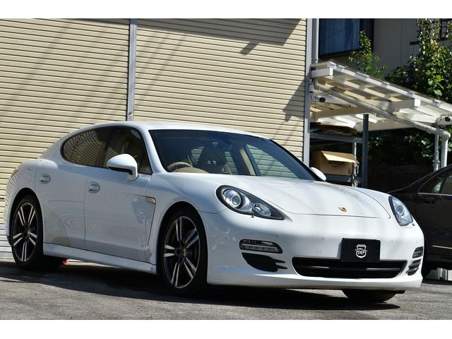 パナメーラ ベースグレード　ベージュレザー　シートヒーター　２２インチアルミホイール　パワーバックドア　Ｖ６エンジン（3枚目）