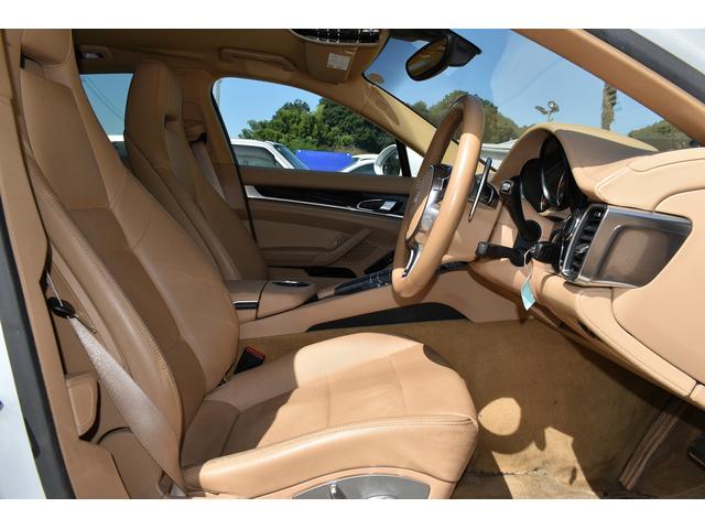 パナメーラ ベースグレード　ベージュレザー　シートヒーター　２２インチアルミホイール　パワーバックドア　Ｖ６エンジン（9枚目）