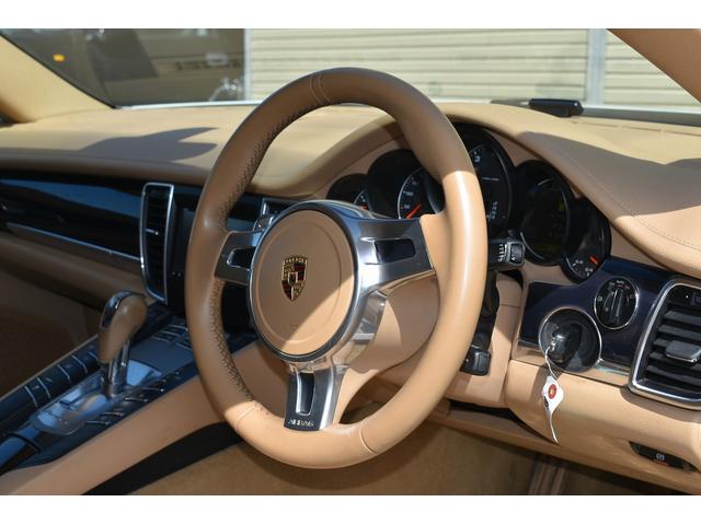 パナメーラ ベースグレード　ベージュレザー　シートヒーター　２２インチアルミホイール　パワーバックドア　Ｖ６エンジン（13枚目）