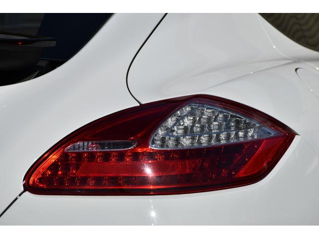 パナメーラ ベースグレード　ベージュレザー　シートヒーター　２２インチアルミホイール　パワーバックドア　Ｖ６エンジン（25枚目）
