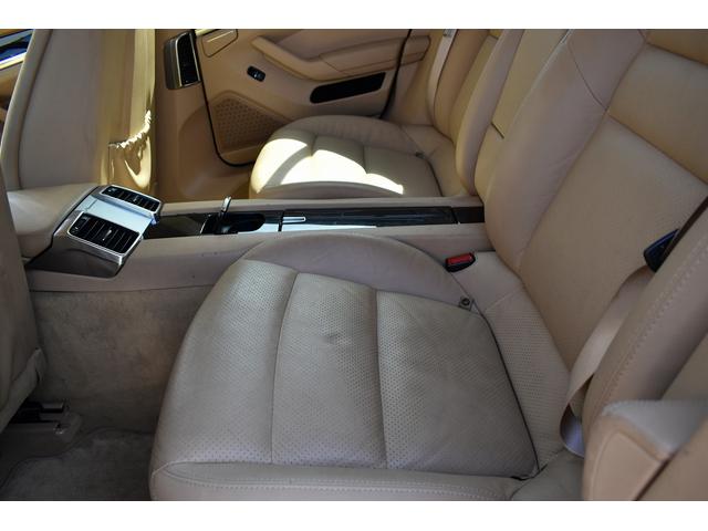 パナメーラ ベースグレード　ベージュレザー　シートヒーター　２２インチアルミホイール　パワーバックドア　Ｖ６エンジン（30枚目）