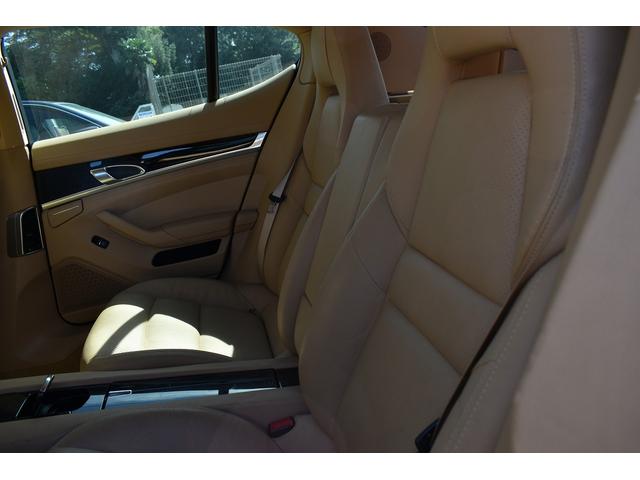 パナメーラ ベースグレード　ベージュレザー　シートヒーター　２２インチアルミホイール　パワーバックドア　Ｖ６エンジン（31枚目）
