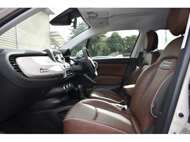 ５００Ｘ ポップスター　プラス　ワンオーナー車　グレージュ　ブラウンレザー　シートヒーター　バックカメラ　純正オーディオ　Ｂｌｕｅｔｏｏｔｈ　アルファロメオディーラーにて前回法定整備（10枚目）