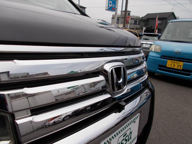 ステップワゴンスパーダ Ｚ　車検２年付き☆純正ＨＤＤナビ☆フリップダウンモニター☆バックカメラ☆アラウンドビュー☆両側パワースライドドア☆地デジＴＶ☆ＥＴＣ☆３列シ－ト☆キーフリー☆ＤＶＤ再生☆禁煙車（12枚目）