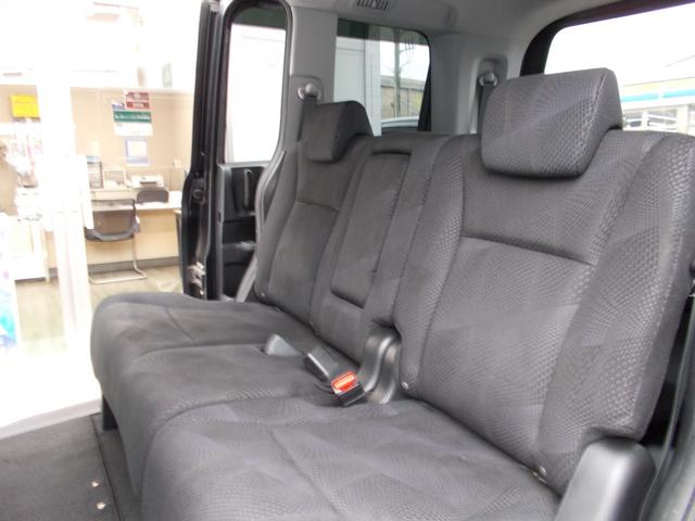 ステップワゴンスパーダ Ｚ　車検２年付き☆純正ＨＤＤナビ☆フリップダウンモニター☆バックカメラ☆アラウンドビュー☆両側パワースライドドア☆地デジＴＶ☆ＥＴＣ☆３列シ－ト☆キーフリー☆ＤＶＤ再生☆禁煙車（31枚目）