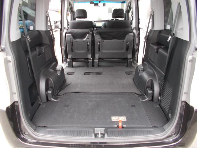 ステップワゴンスパーダ Ｚ　車検２年付き☆純正ＨＤＤナビ☆フリップダウンモニター☆バックカメラ☆アラウンドビュー☆両側パワースライドドア☆地デジＴＶ☆ＥＴＣ☆３列シ－ト☆キーフリー☆ＤＶＤ再生☆禁煙車（39枚目）