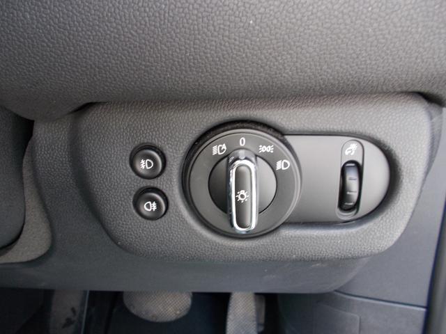 ＭＩＮＩ クーパー　クラブマン　車検２年付き☆ピュアバーガンディー☆ルーフグレー☆純正ＨＤＤナビ☆バックモニター☆Ｂｌｕｅｔｈｏｏｔｈ☆ペッパーパッケージ☆ＬＥＤヘッドライト☆オートライト☆クルコン☆禁煙車☆ＥＴＣ☆（29枚目）