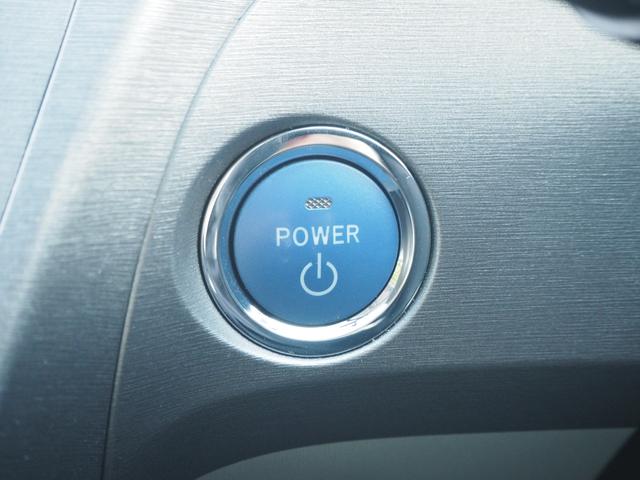 プリウス Ｓ　ホワイトパールクリスタルシャイン　純正ナビＴＶ　ＣＤ／ＤＶＤ　Ｂｌｕｅｔｏｏｔｈ　バックカメラ　ＥＴＣ　毎年ディーラー点検記録簿　電動コーナーポール　取説　スペアキー　ＨＩＤ　踏み違い加速抑制システム（29枚目）