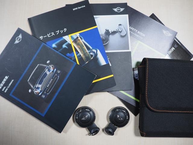 MINI クーパーS クラブマン 希少色カイトブルー 走行29800km ウルトラスエードステアリング パドルシフト KENWOODナビ アームレスト 後期モデル HID 純正16インチAW ターボ ETC 取説 記録簿 スぺアキー(11枚目)