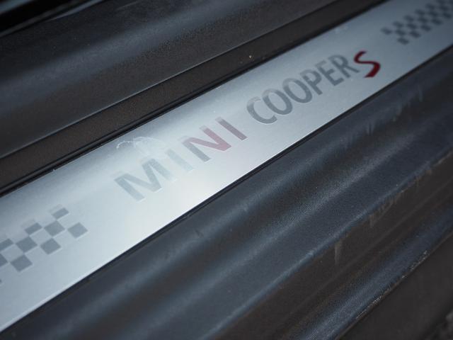MINI クーパーS クラブマン 希少色カイトブルー 走行29800km ウルトラスエードステアリング パドルシフト KENWOODナビ アームレスト 後期モデル HID 純正16インチAW ターボ ETC 取説 記録簿 スぺアキー(43枚目)