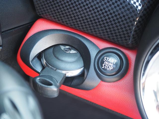 MINI クーパーS クラブマン 希少色カイトブルー 走行29800km ウルトラスエードステアリング パドルシフト KENWOODナビ アームレスト 後期モデル HID 純正16インチAW ターボ ETC 取説 記録簿 スぺアキー(48枚目)
