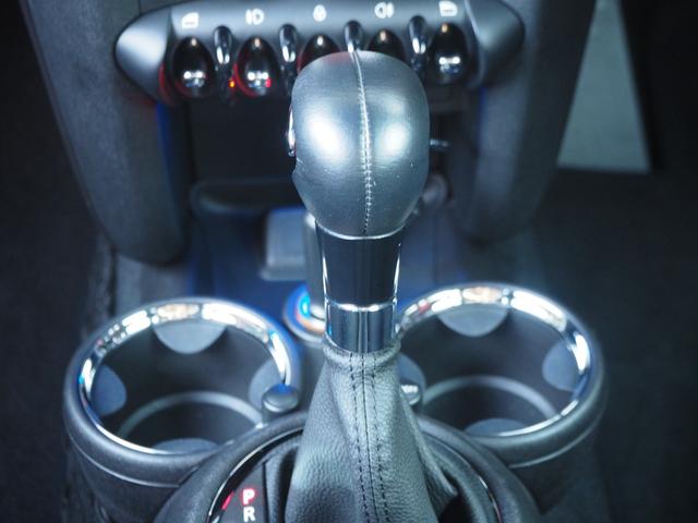 MINI クーパーS クラブマン 希少色カイトブルー 走行29800km ウルトラスエードステアリング パドルシフト KENWOODナビ アームレスト 後期モデル HID 純正16インチAW ターボ ETC 取説 記録簿 スぺアキー(57枚目)