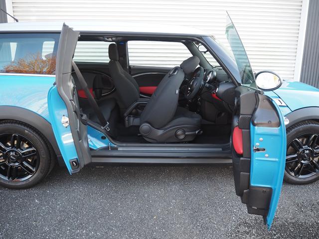 MINI クーパーS クラブマン 希少色カイトブルー 走行29800km ウルトラスエードステアリング パドルシフト KENWOODナビ アームレスト 後期モデル HID 純正16インチAW ターボ ETC 取説 記録簿 スぺアキー(69枚目)
