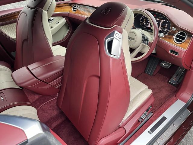 コンチネンタル 　１００周年記念車　Ｍｕｌｌｉｎｅｒドライビングスペック　ツーリングスペック　Ｆシートコンフォートスペック　シティスペック　ＴＶチューナー　２２インチＡＷ　ドラレコ　レーザー　取説　保証書　スペアキー（27枚目）