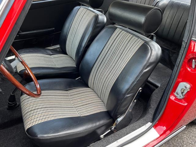 ９１１ ９１１　１９６５ｙ　エンジンＯＨ　内外装レストア済み（16枚目）