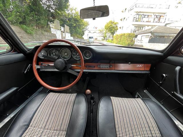 ９１１ ９１１　１９６５ｙ　エンジンＯＨ　内外装レストア済み（26枚目）