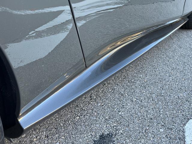 ローマスパイダー ベースグレード　ＯＰ７７９　カーボンフロントスポイラー＆リアディフューザー＆シルカバー　スポークエクゾースト　ＬＥＤカーボンステアリング　マグネライドショックアブソーバー　２０インチ鍛造ダイヤモンドカットＡＷ（5枚目）