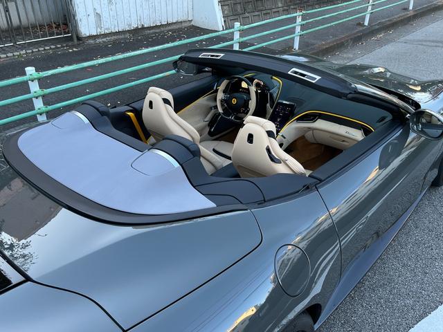 ローマスパイダー ベースグレード　ＯＰ７７９　カーボンフロントスポイラー＆リアディフューザー＆シルカバー　スポークエクゾースト　ＬＥＤカーボンステアリング　マグネライドショックアブソーバー　２０インチ鍛造ダイヤモンドカットＡＷ（8枚目）