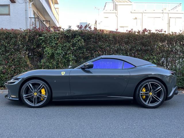 ローマスパイダー ベースグレード　ＯＰ７７９　カーボンフロントスポイラー＆リアディフューザー＆シルカバー　スポークエクゾースト　ＬＥＤカーボンステアリング　マグネライドショックアブソーバー　２０インチ鍛造ダイヤモンドカットＡＷ（9枚目）