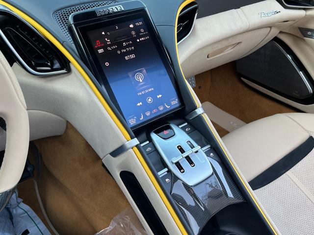 ローマスパイダー ベースグレード　ＯＰ７７９　カーボンフロントスポイラー＆リアディフューザー＆シルカバー　スポークエクゾースト　ＬＥＤカーボンステアリング　マグネライドショックアブソーバー　２０インチ鍛造ダイヤモンドカットＡＷ（22枚目）