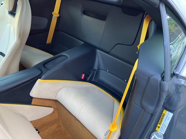 ローマスパイダー ベースグレード　ＯＰ７７９　カーボンフロントスポイラー＆リアディフューザー＆シルカバー　スポークエクゾースト　ＬＥＤカーボンステアリング　マグネライドショックアブソーバー　２０インチ鍛造ダイヤモンドカットＡＷ（27枚目）