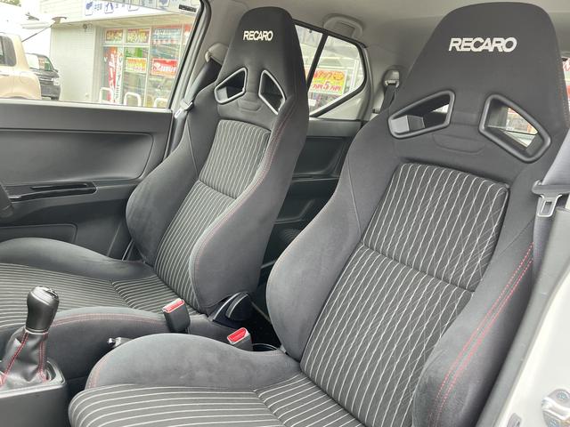 アルトワークス ベースグレード　インタークーラーターボ　４ＷＤ　５速マニュアルミッション　純正レカロシート　ＨＩＤオートヘッドライト　純正１５インチアルミホイール（30枚目）