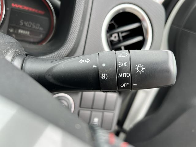 アルトワークス ベースグレード　インタークーラーターボ　４ＷＤ　５速マニュアルミッション　純正レカロシート　ＨＩＤオートヘッドライト　純正１５インチアルミホイール（35枚目）