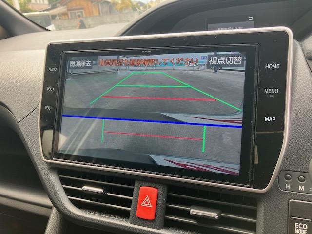 ヴォクシー Ｘ　衝突軽減　レーンキープ　障害物センサー　オートクルーズ　片側電動　ナビ　フルセグ　Ｂｌｕｅｔｏｏｔｈオーディオ　ＥＴＣ　Ｉストップ　ＬＥＤヘッドライト　スマキー　３列　ＡＢＳ　オートハイビーム（5枚目）