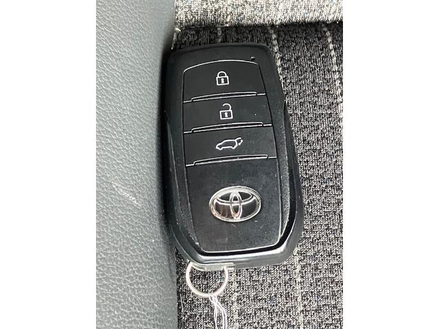 ヤリスクロス ハイブリッドＺ　衝突軽減　レーンキープ　障害物センサー　オートクルーズ　シートヒーター　パワーシート　ナビ　Ｂカメラ　Ｂｌｕｅｔｏｏｔｈオーディオ　ＥＴＣ　Ｉストップ　ＬＥＤヘッドライト　スマキー　ＡＢＳ（22枚目）