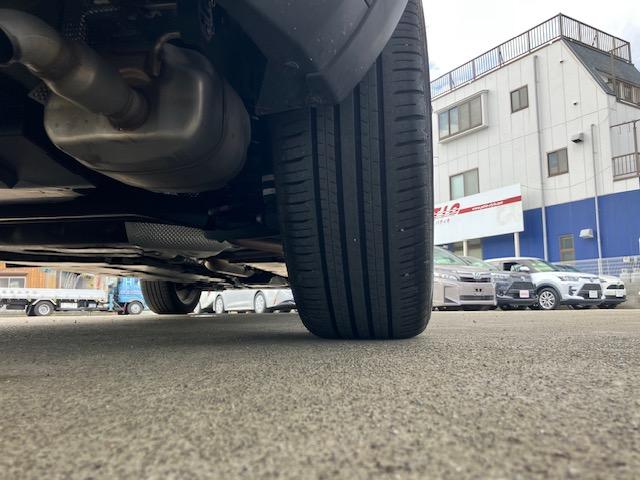 ヤリスクロス ハイブリッドＺ　衝突軽減　レーンキープ　障害物センサー　オートクルーズ　シートヒーター　パワーシート　ナビ　Ｂカメラ　Ｂｌｕｅｔｏｏｔｈオーディオ　ＥＴＣ　Ｉストップ　ＬＥＤヘッドライト　スマキー　ＡＢＳ（51枚目）