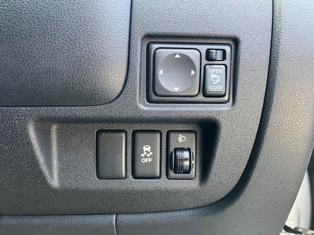 マーチ Ｓ　ナビ　フルセグ　Ｂカメラ　Ｂｌｕｅｔｏｏｔｈオーディオ　ＥＴＣ　キーレス　ＡＢＳ　電格ミラー　ＣＤ　運転席エアバッグ　助手席エアバッグ　エアコン　パワーウィンドウ（10枚目）