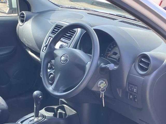 マーチ Ｓ　ナビ　フルセグ　Ｂカメラ　Ｂｌｕｅｔｏｏｔｈオーディオ　ＥＴＣ　キーレス　ＡＢＳ　電格ミラー　ＣＤ　運転席エアバッグ　助手席エアバッグ　エアコン　パワーウィンドウ（30枚目）