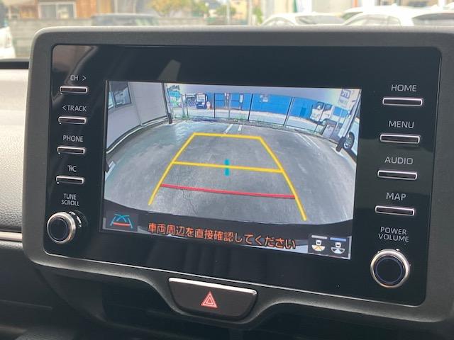 ヤリス Ｘ　衝突軽減　レーンキープ　ナビ　Ｂカメラ　Ｂｌｕｅｔｏｏｔｈオーディオ　Ｉストップ　スマキー　ＡＢＳ　電格ミラー　運転席エアバッグ　助手席エアバッグ　エアコン　パワーウィンドウ　パワーステアリング（5枚目）