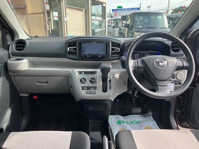 ミライース Ｘ　ＳＡＩＩＩ　衝突軽減　ナビ　ワンセグ　Ｉストップ　ＬＥＤヘッドライト　キーレス　禁煙車　ＡＢＳ　電格ミラー　ＣＤ　ＤＶＤ再生　運転席エアバッグ　助手席エアバッグ　エアコン　パワーウィンドウ　パワーステアリング（3枚目）