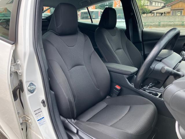 プリウス Ｓ　４ＷＤ　衝突軽減　レーンキープ　障害物センサー　アダプティブクルーズ　ワンセグ　Ｂカメラ　Ｂｌｕｅｔｏｏｔｈオーディオ　ＥＴＣ　Ｉストップ　ＬＥＤヘッドライト　スマキー　禁煙車　ＡＢＳ（11枚目）