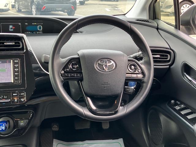 プリウス Ｓ　４ＷＤ　衝突軽減　レーンキープ　障害物センサー　アダプティブクルーズ　ワンセグ　Ｂカメラ　Ｂｌｕｅｔｏｏｔｈオーディオ　ＥＴＣ　Ｉストップ　ＬＥＤヘッドライト　スマキー　禁煙車　ＡＢＳ（14枚目）